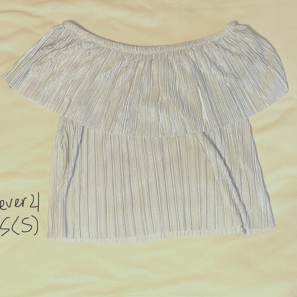 Forever 21 Silver Off-Shoulder Top US(S)